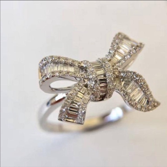 💍925 STERLING SILVER DIAMOND BAGUETTE BOW RING💍 - Picture 2 of 8